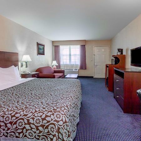 Days Inn Gun Barrel City 외부 사진