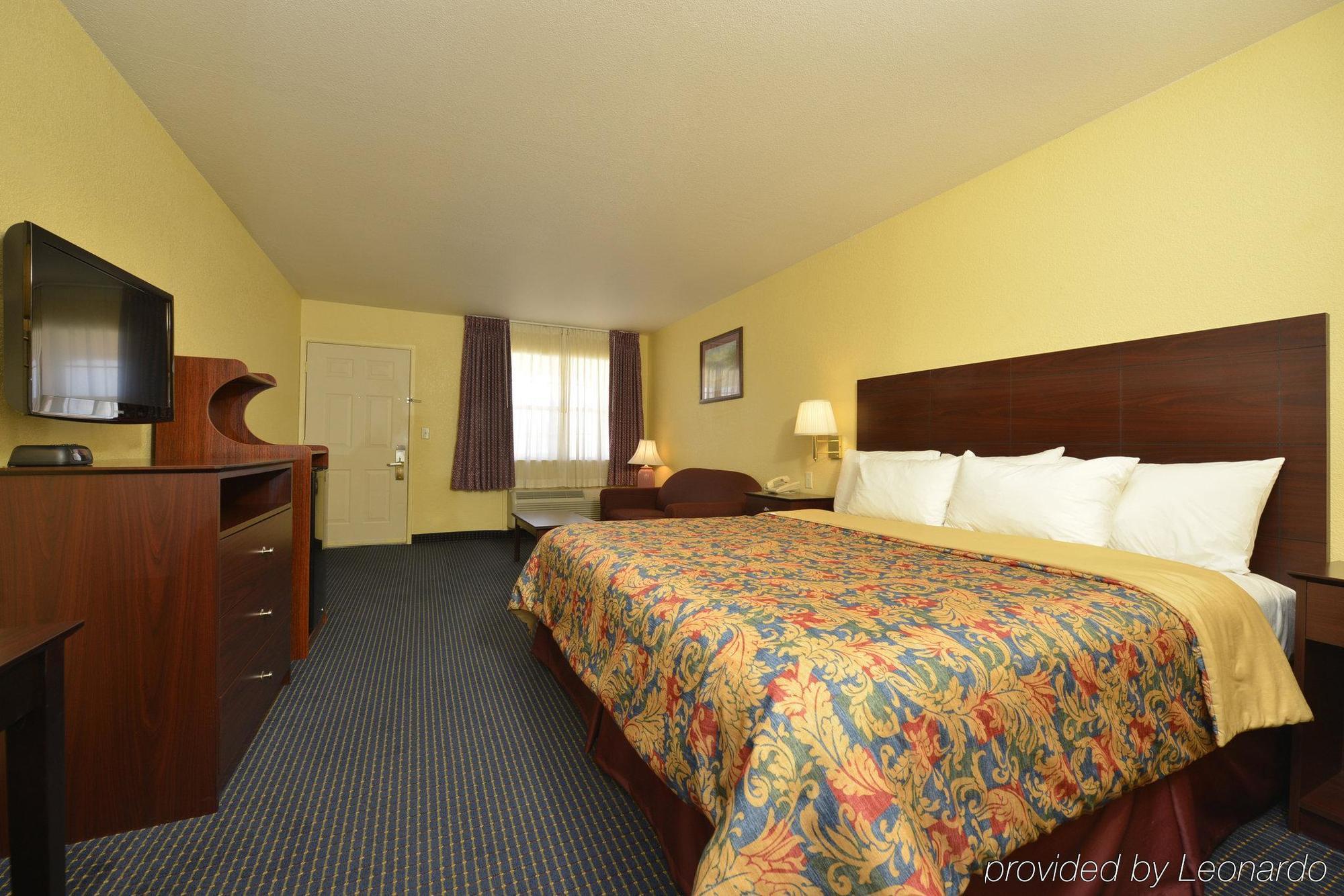 Days Inn Gun Barrel City 외부 사진